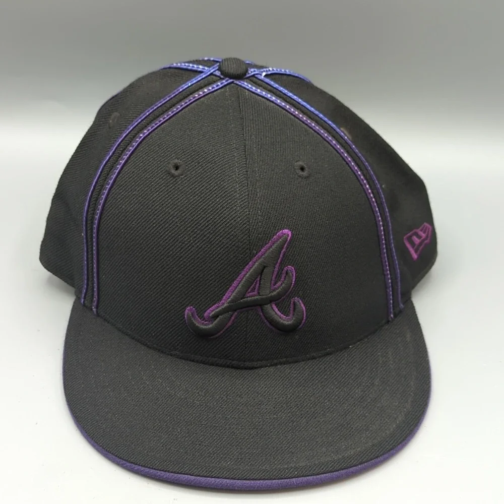 New Era 59FIFTY Atlanta Braves Fitted Hat 100% Wool Black Purple Piping 7 3/8